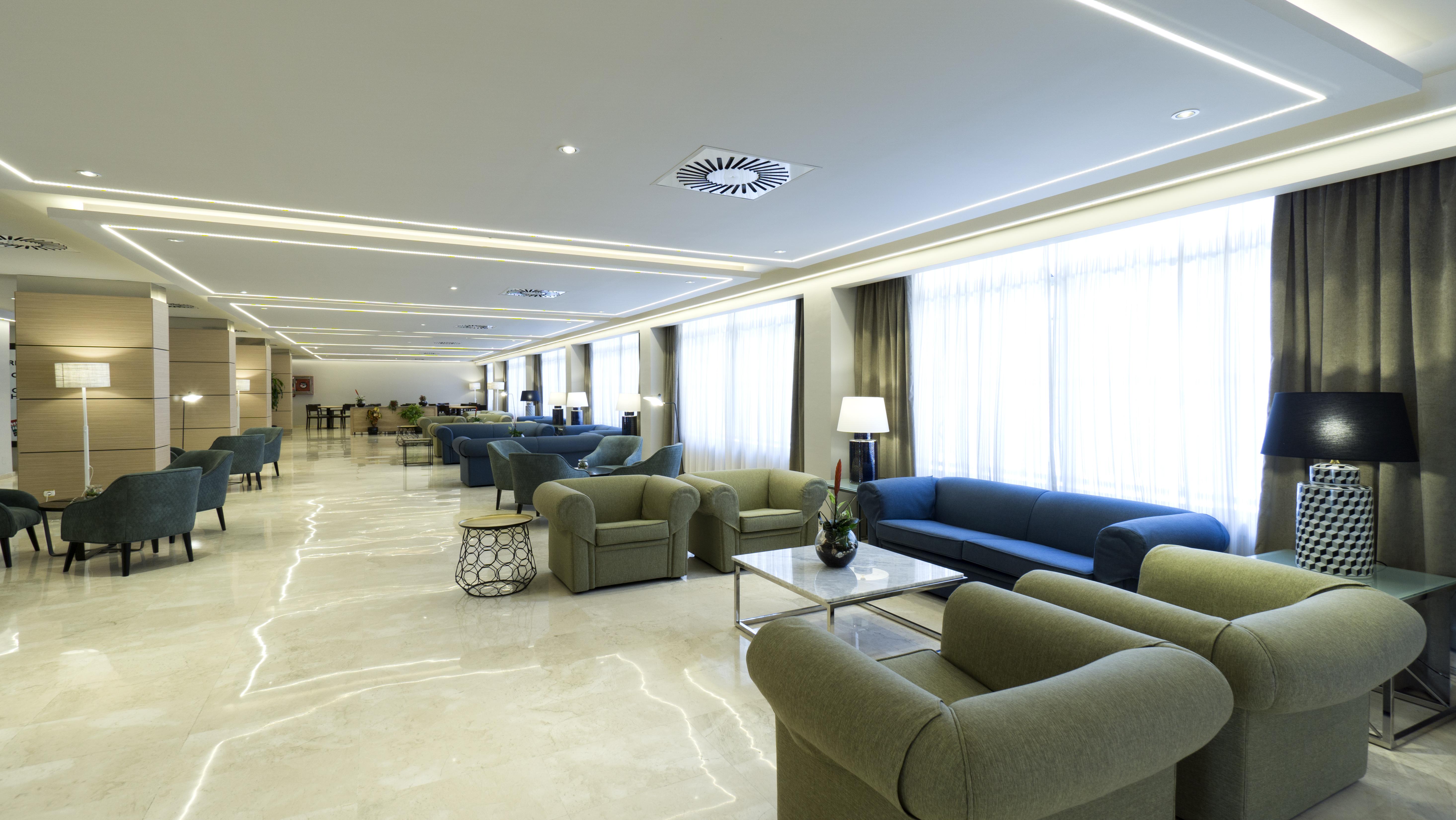 Hotel Apartamentos Pyr Fuengirola Ngoại thất bức ảnh
