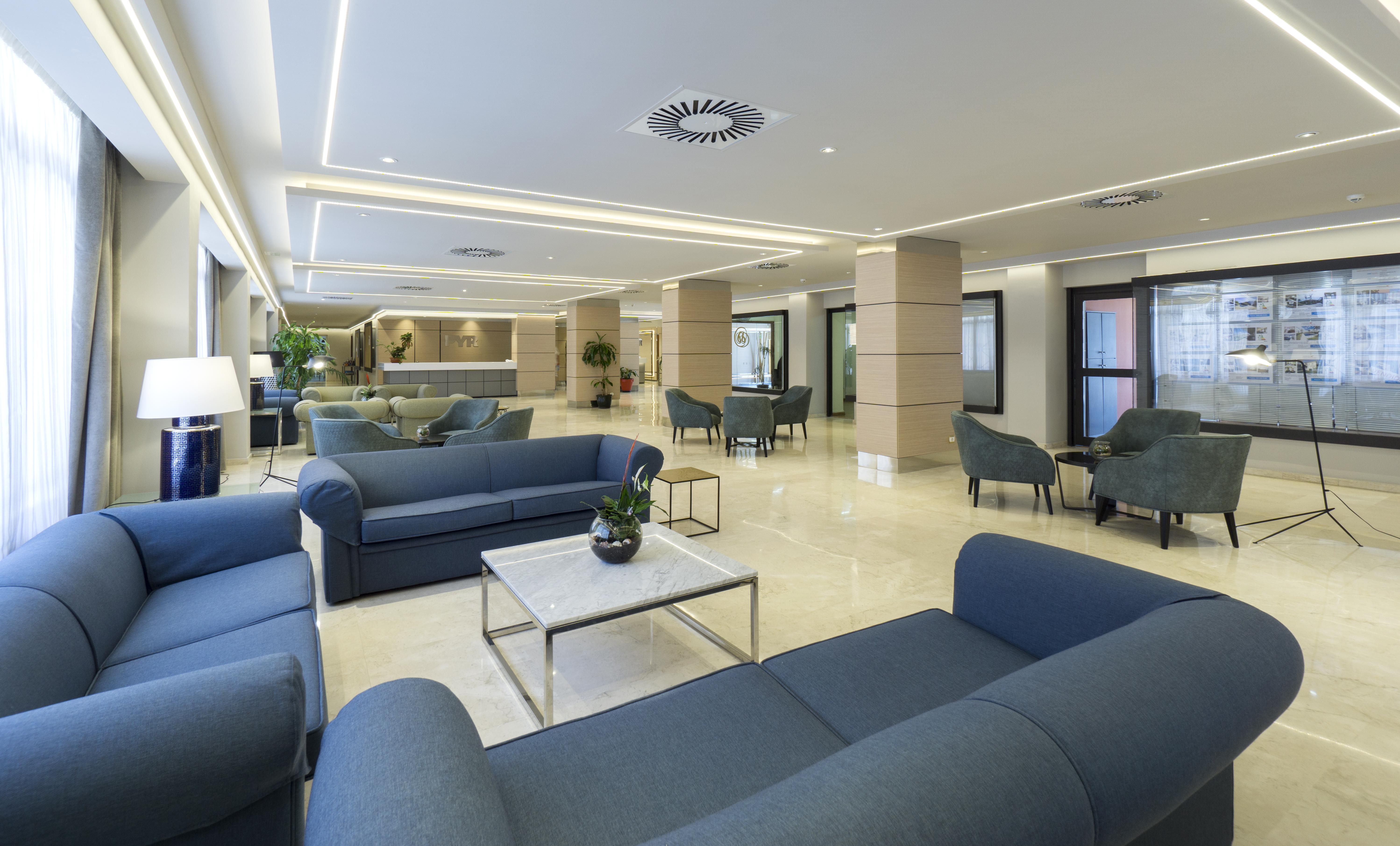 Hotel Apartamentos Pyr Fuengirola Ngoại thất bức ảnh
