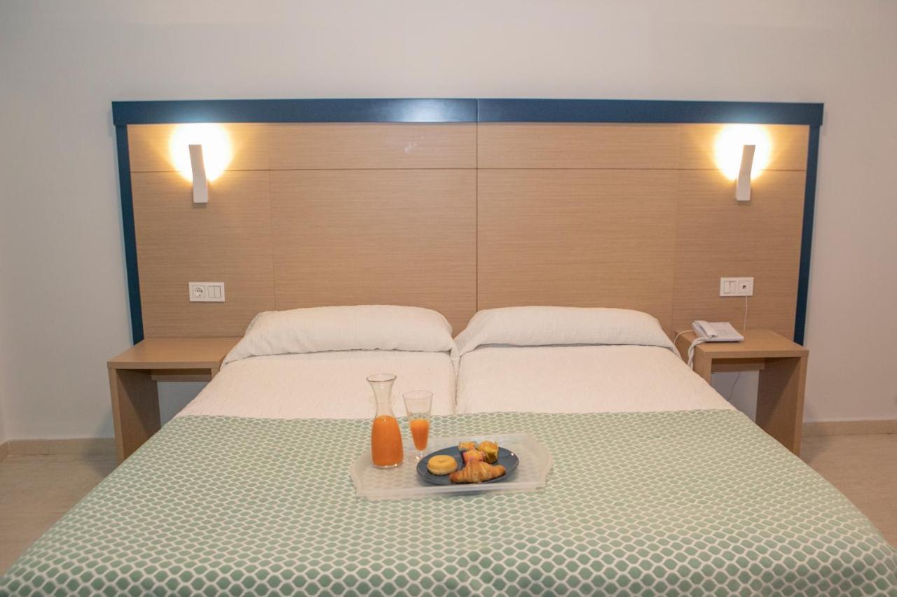 Hotel Apartamentos Pyr Fuengirola Ngoại thất bức ảnh