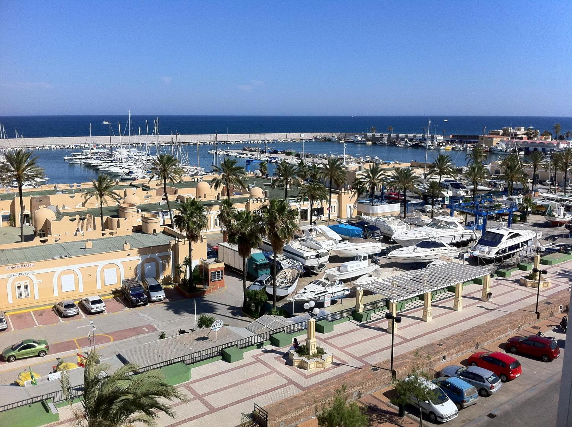 Hotel Apartamentos Pyr Fuengirola Ngoại thất bức ảnh