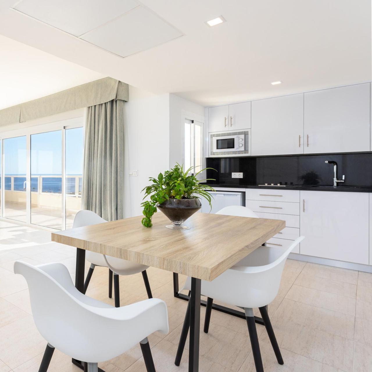 Hotel Apartamentos Pyr Fuengirola Ngoại thất bức ảnh