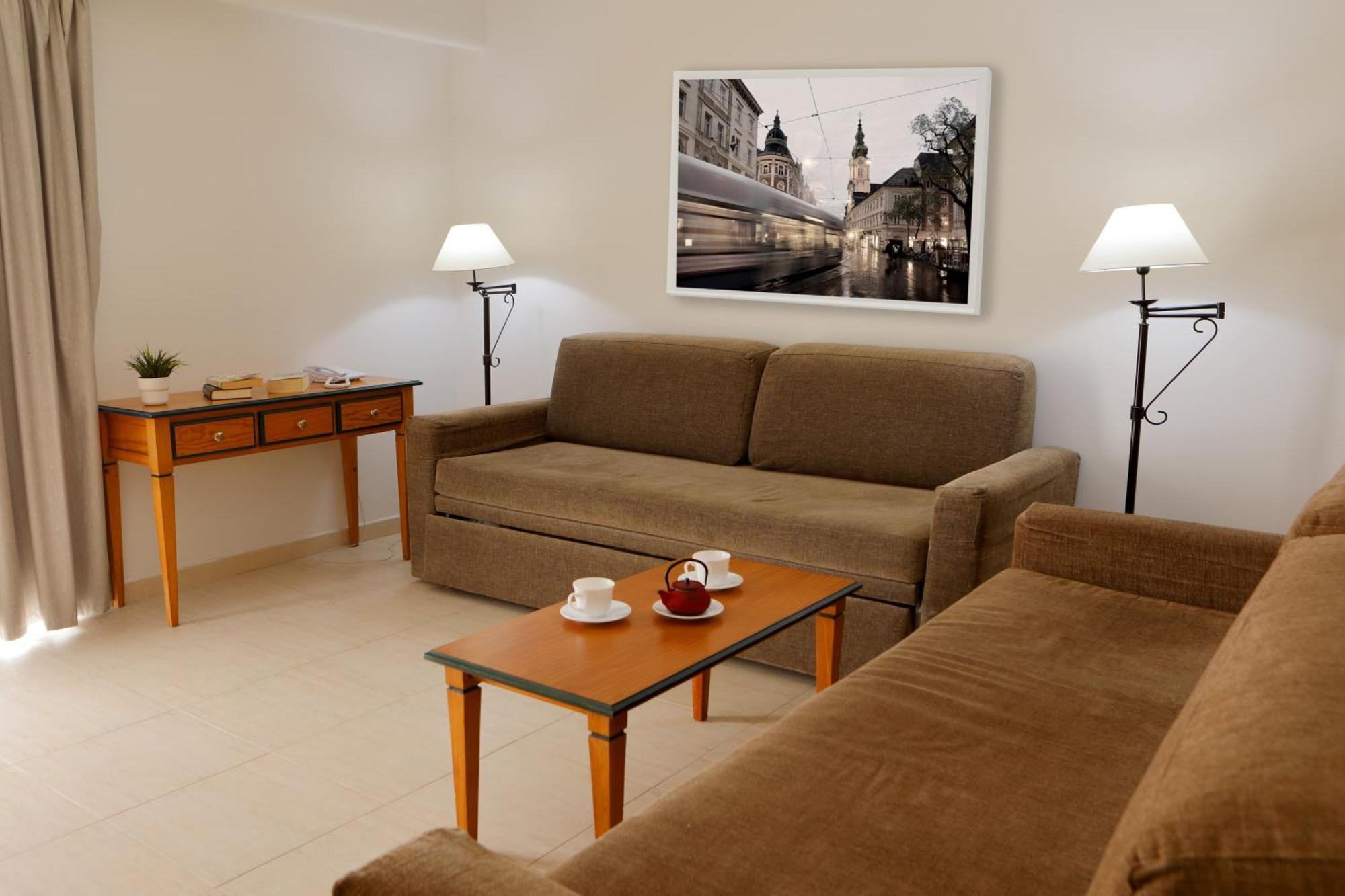 Hotel Apartamentos Pyr Fuengirola Ngoại thất bức ảnh