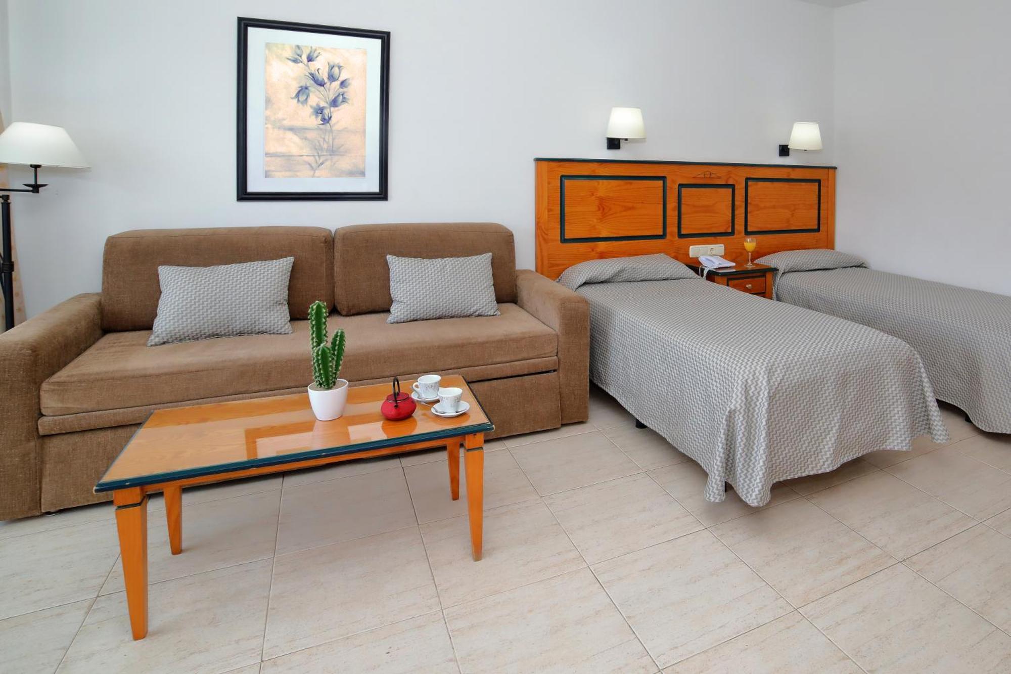 Hotel Apartamentos Pyr Fuengirola Ngoại thất bức ảnh