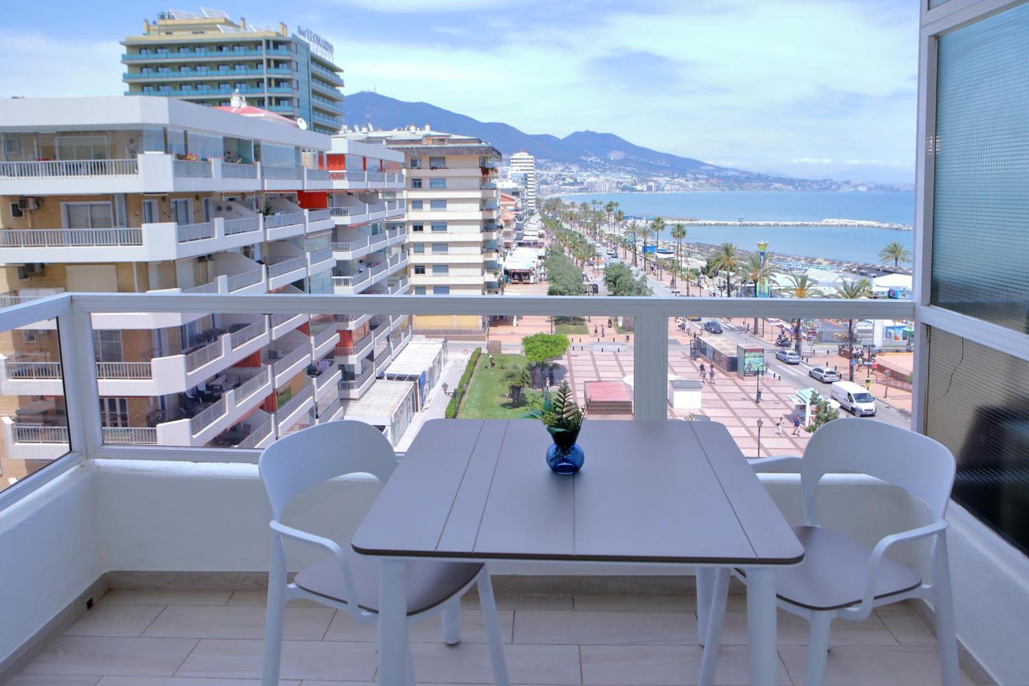 Hotel Apartamentos Pyr Fuengirola Ngoại thất bức ảnh