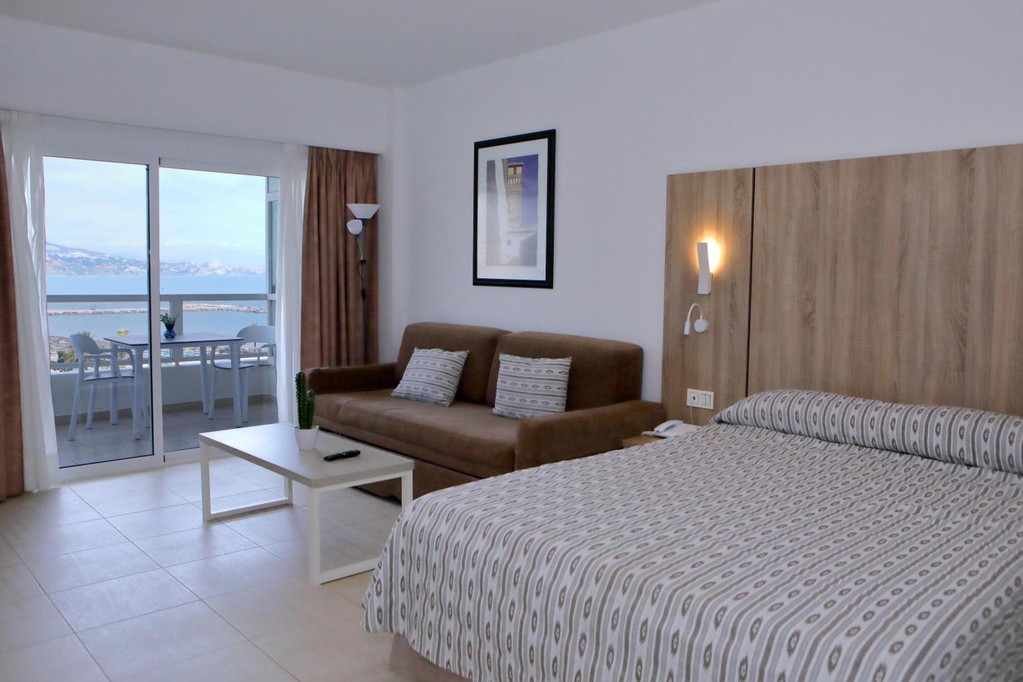 Hotel Apartamentos Pyr Fuengirola Ngoại thất bức ảnh