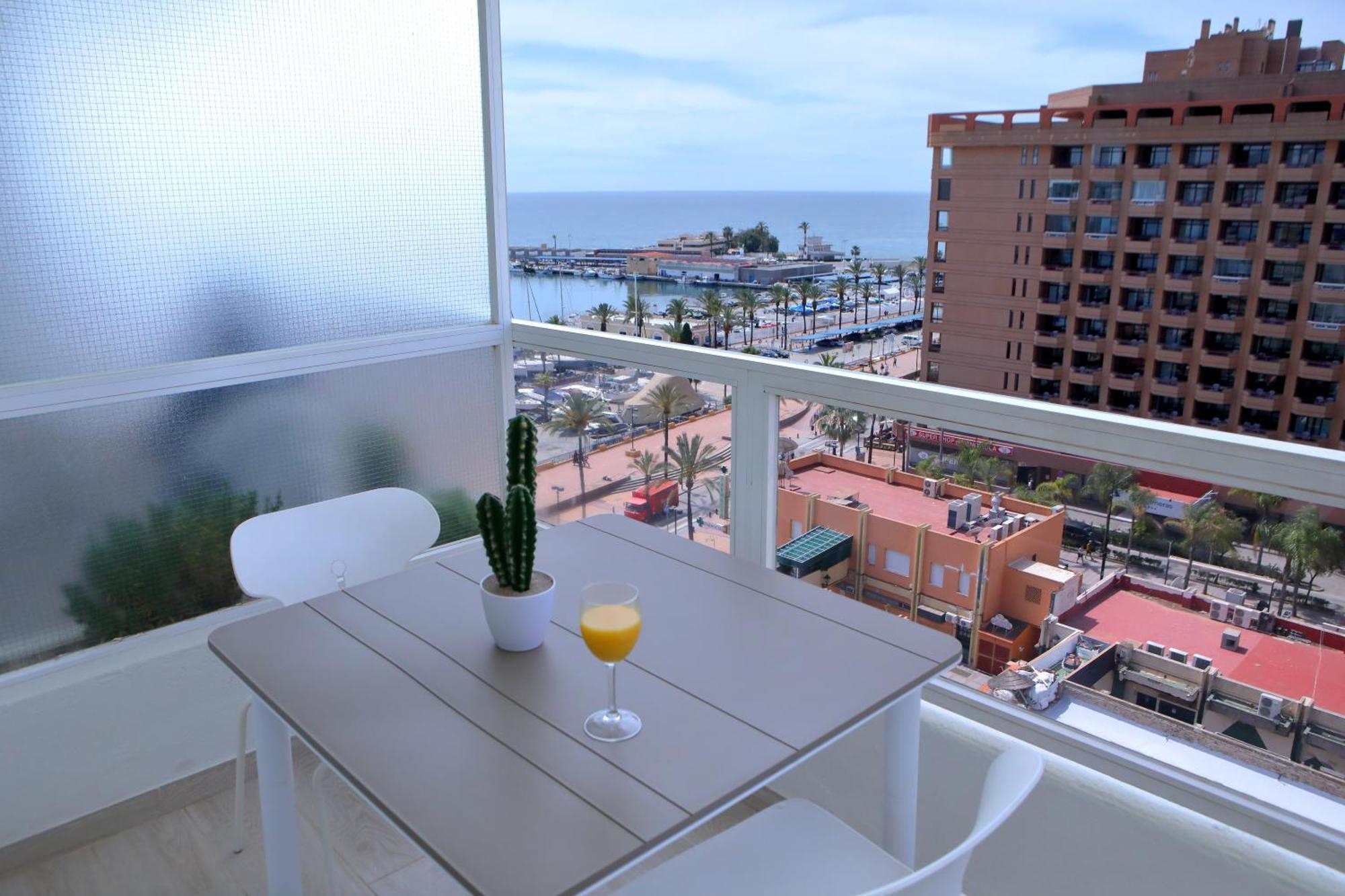 Hotel Apartamentos Pyr Fuengirola Ngoại thất bức ảnh