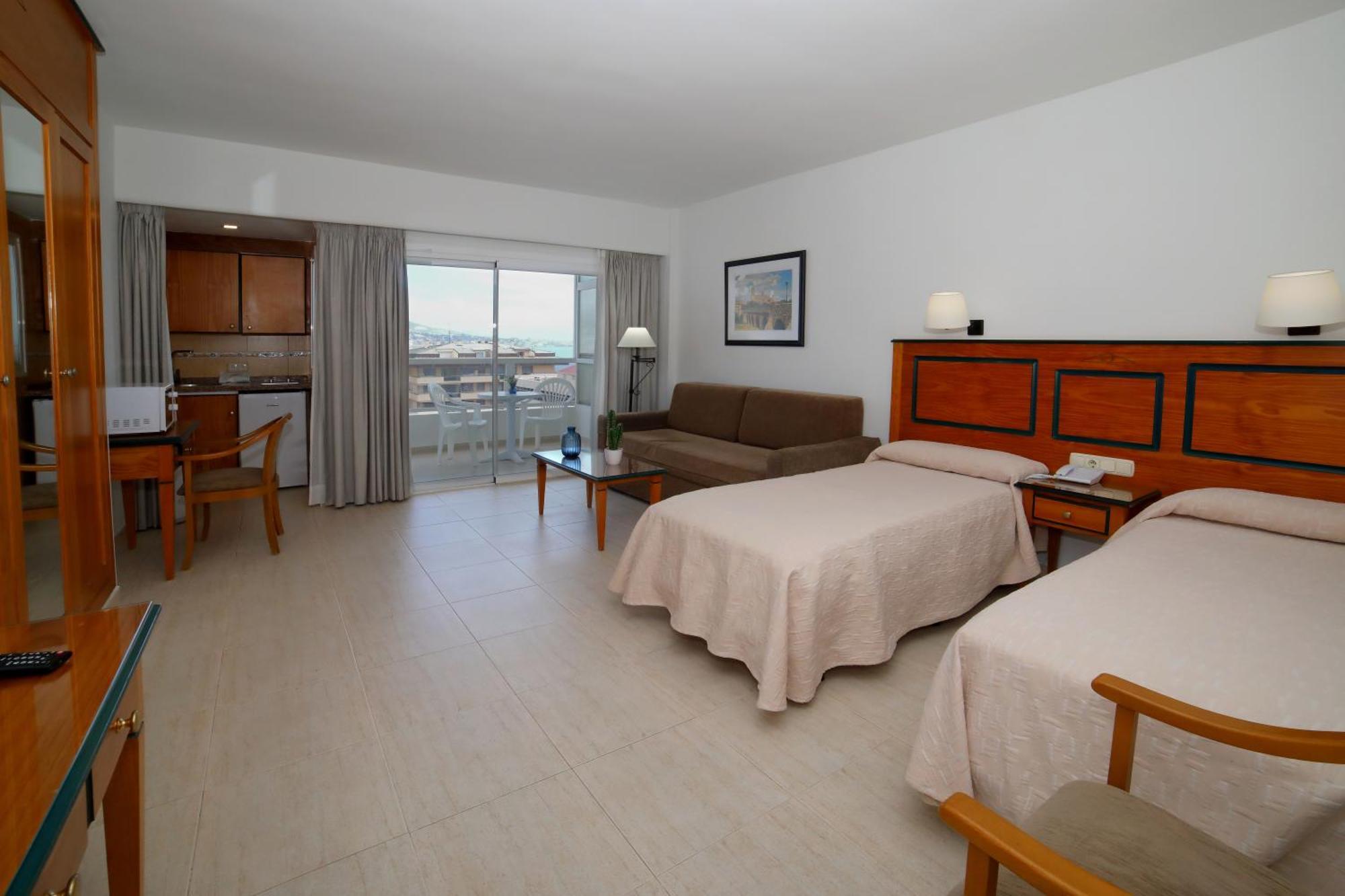 Hotel Apartamentos Pyr Fuengirola Ngoại thất bức ảnh