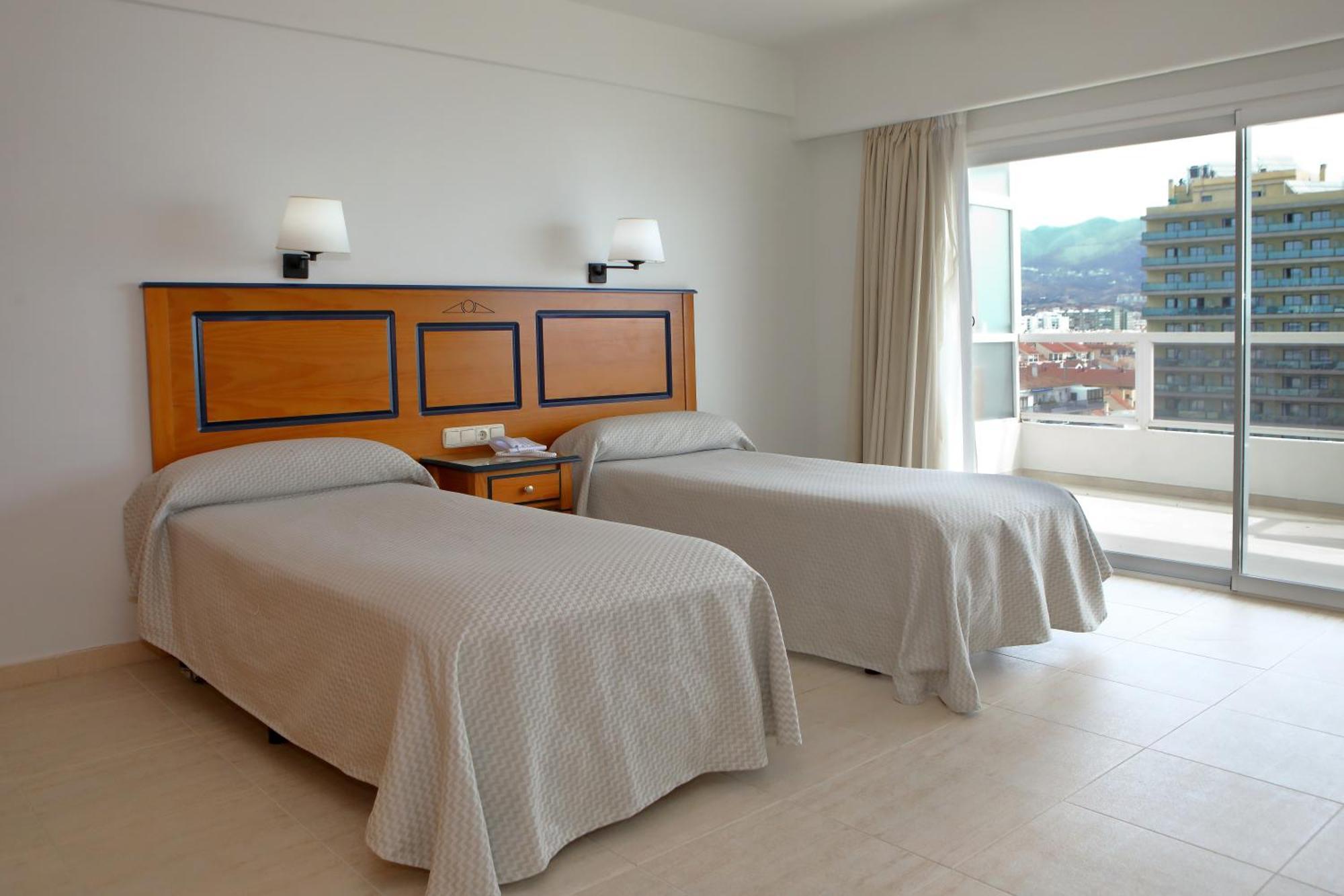 Hotel Apartamentos Pyr Fuengirola Ngoại thất bức ảnh