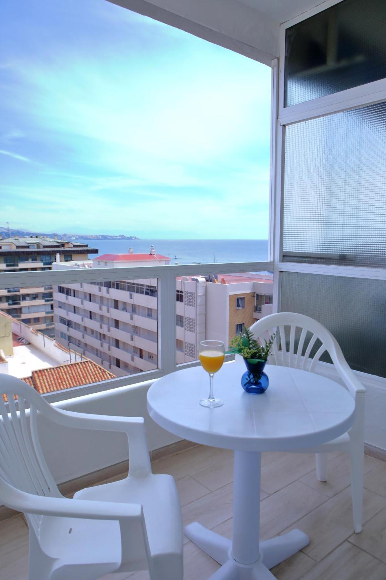 Hotel Apartamentos Pyr Fuengirola Ngoại thất bức ảnh