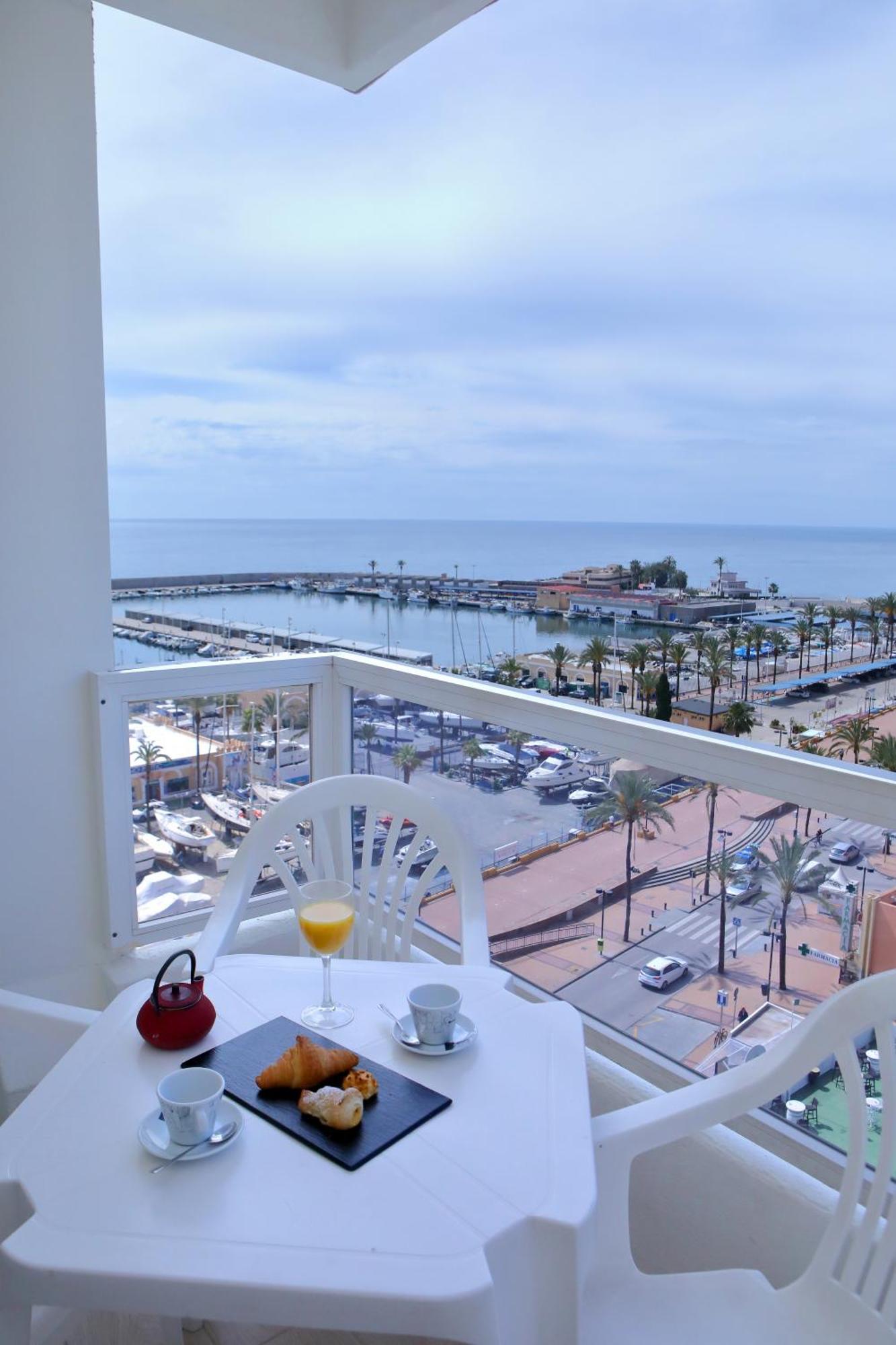 Hotel Apartamentos Pyr Fuengirola Ngoại thất bức ảnh