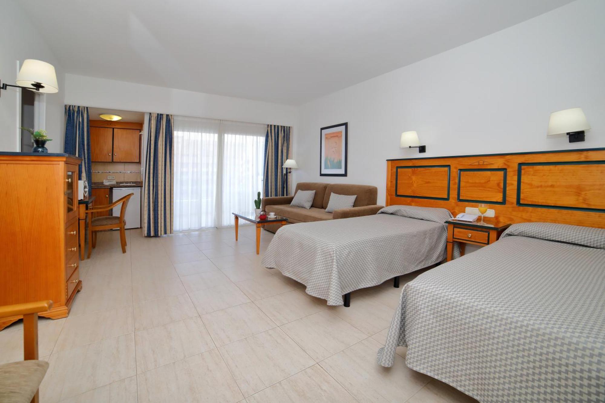 Hotel Apartamentos Pyr Fuengirola Ngoại thất bức ảnh