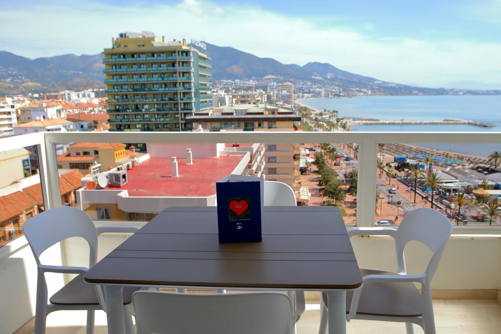 Hotel Apartamentos Pyr Fuengirola Ngoại thất bức ảnh